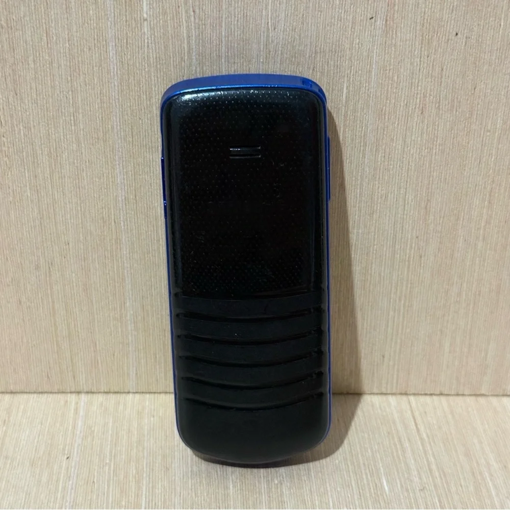 Samsung Cell Phone Model:SCH-R100 Turns On MetroPCS UNTESTED (Read Description)